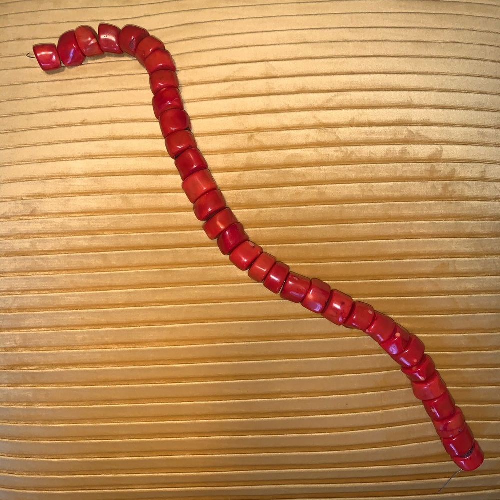✨2/$20✨CORAL BEADS